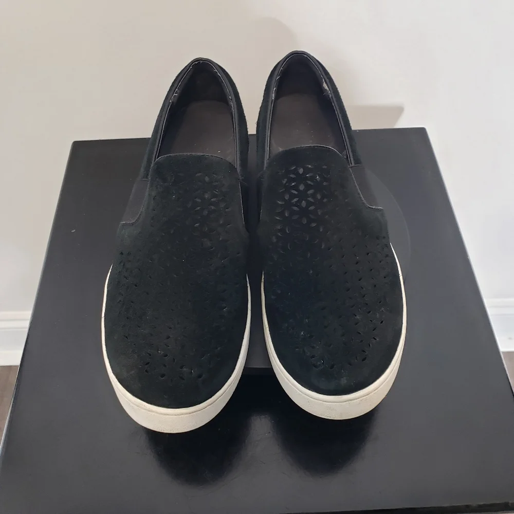 Vionic Kani Black Suede Slip On Shoes Sneakers‎ Flats Comfort Size 8